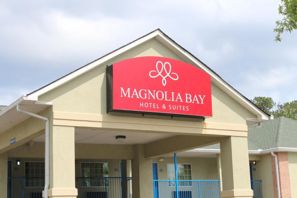 Magnolia Bay Hotel & Suites Джонсборо Екстер'єр фото